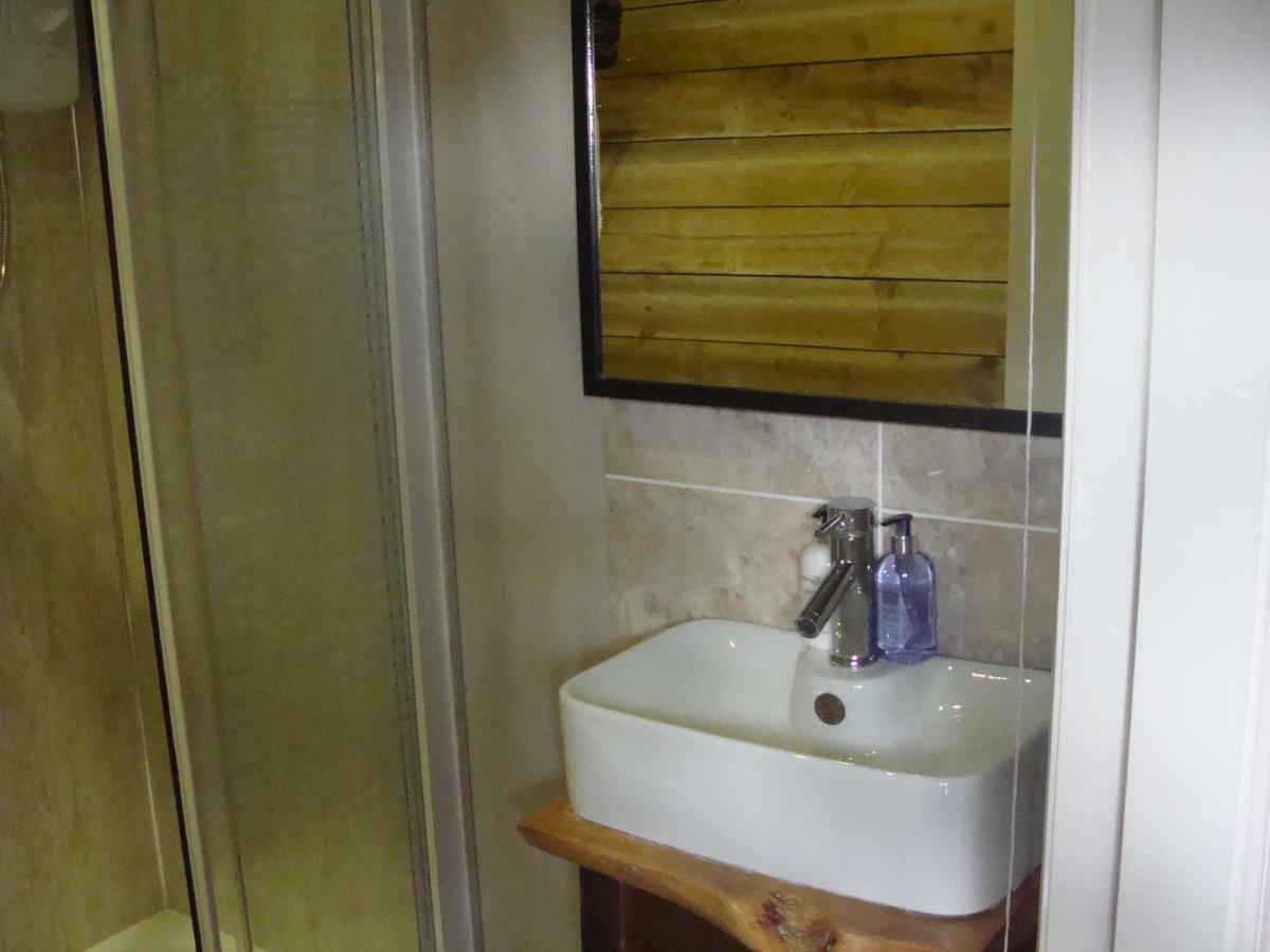 Riggend Farm Bed And Breakfast 에어드리 외부 사진